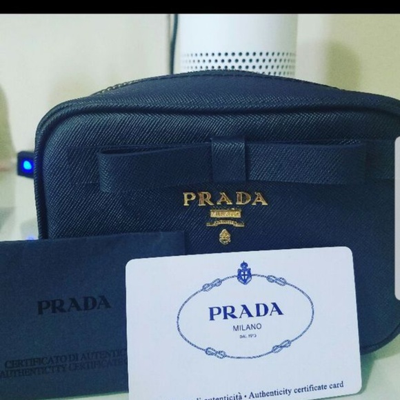 💯Authentic Prada crossbody - Picture 1 of 1